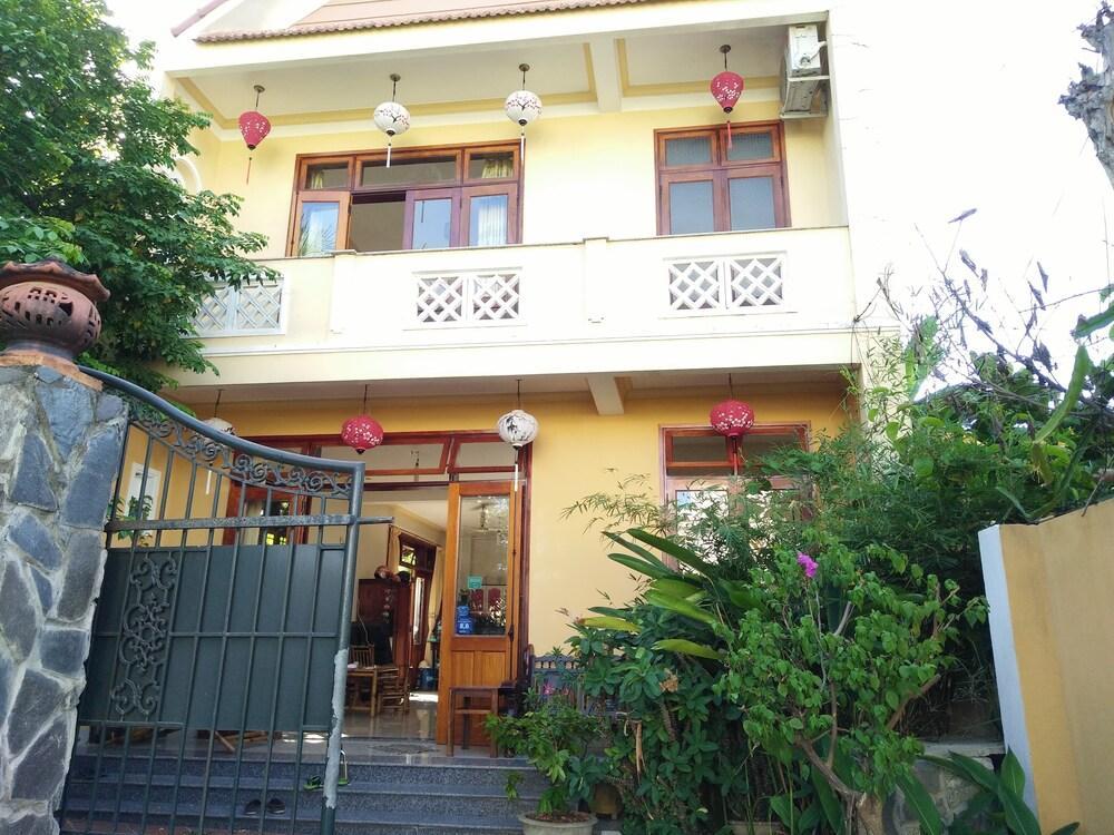 Chat Inn Homestay Хойан Экстерьер фото