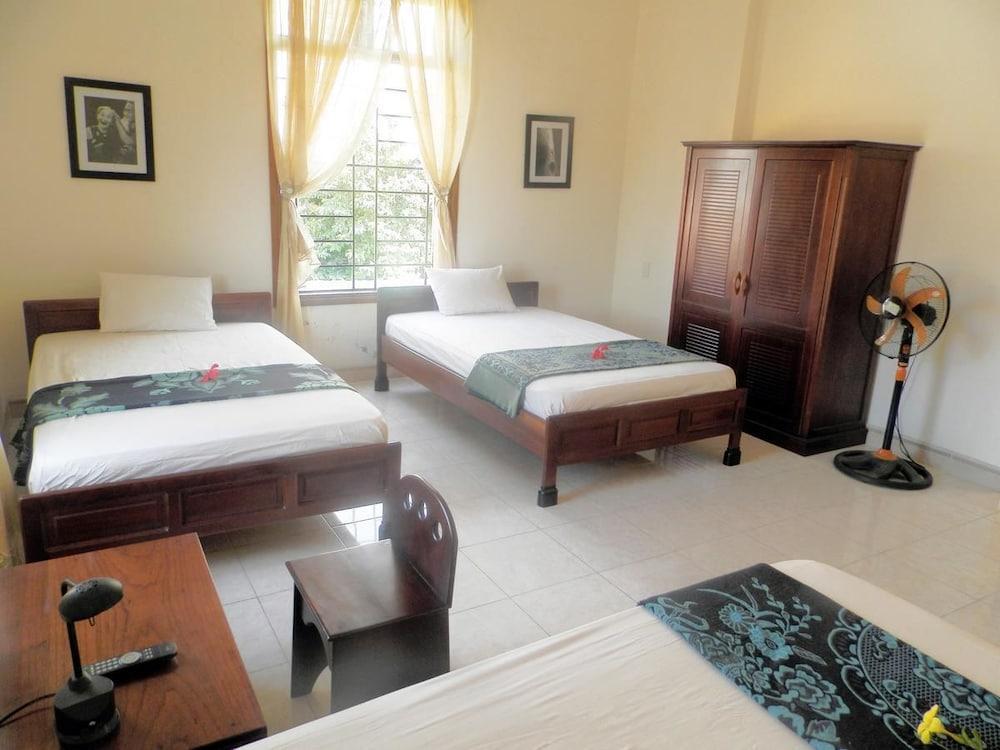 Chat Inn Homestay Хойан Экстерьер фото